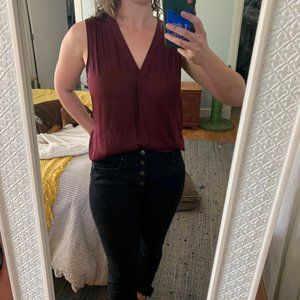 Vince Camuto Maroon V-Neck satin Satin Sleeveless Blouse Medium